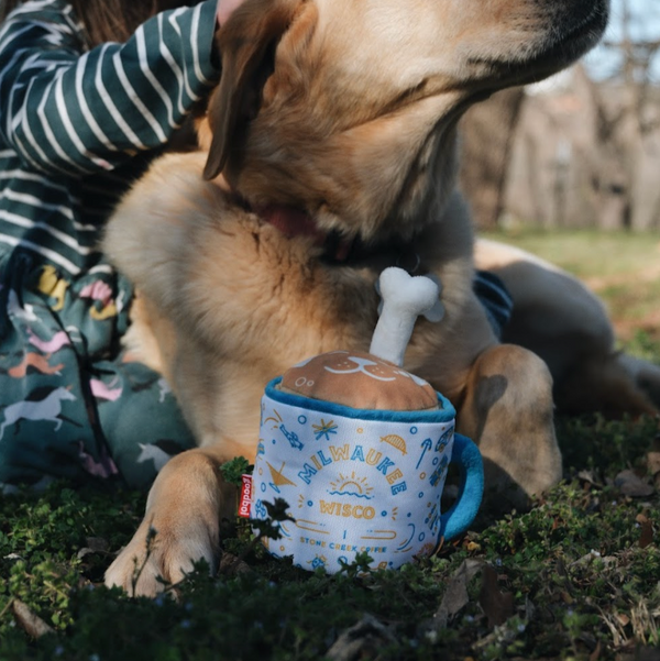 MILWAUKEE MUG TREAT POUCH DOG TOY
